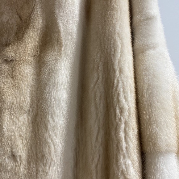Mink coat - Picture 2 of 5